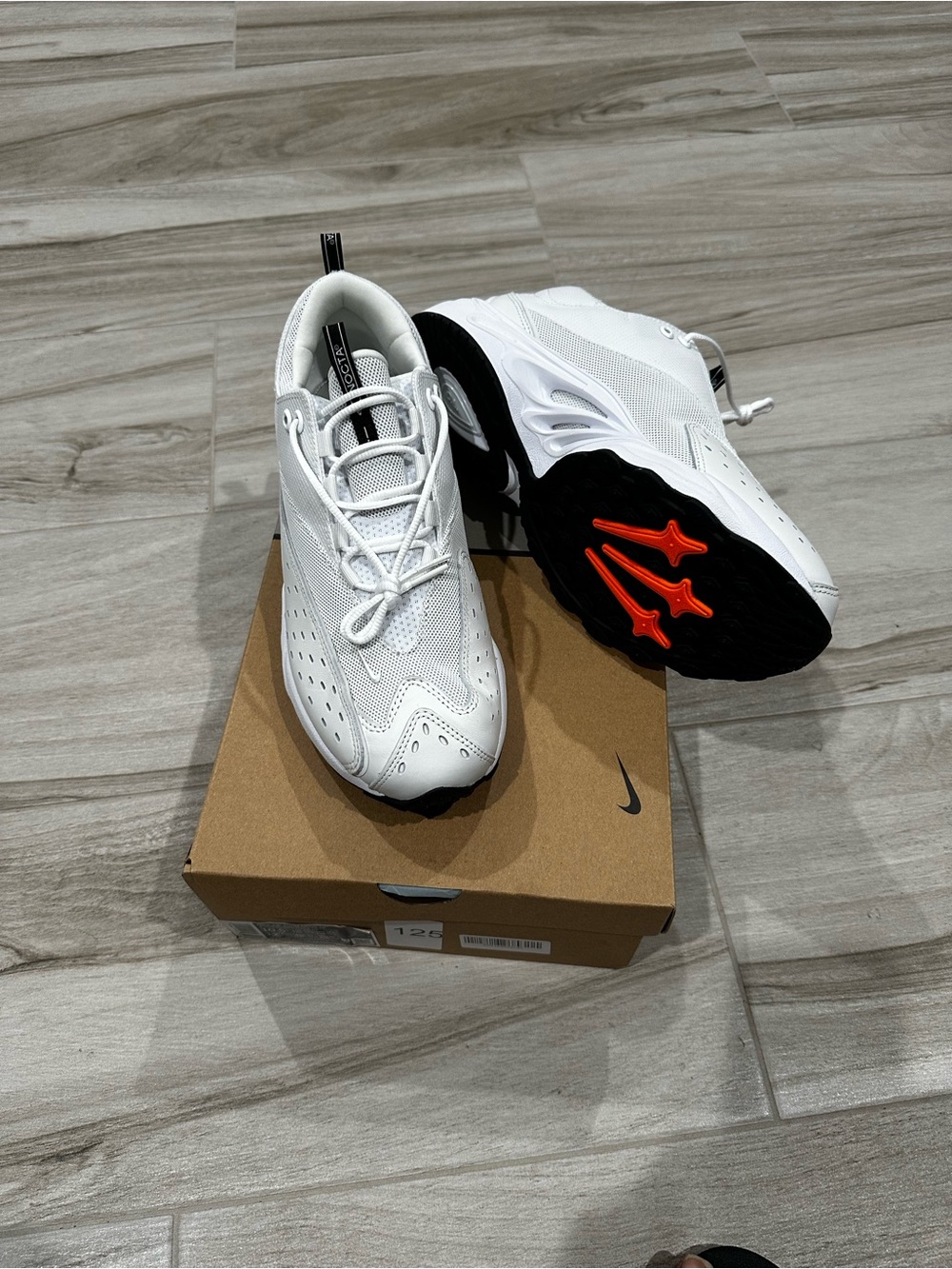 Nike Men's White Air Zoom Drive SP Sneakers - Picture 6 of 8